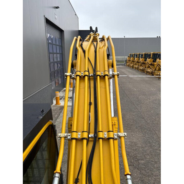 2024 Komatsu PC210-10M0-42640704