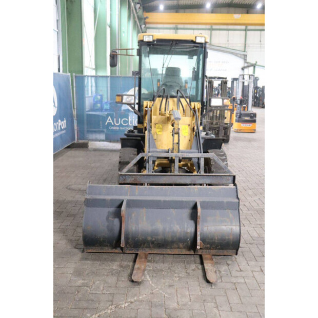 2011 Hytec ZL10A-42641051