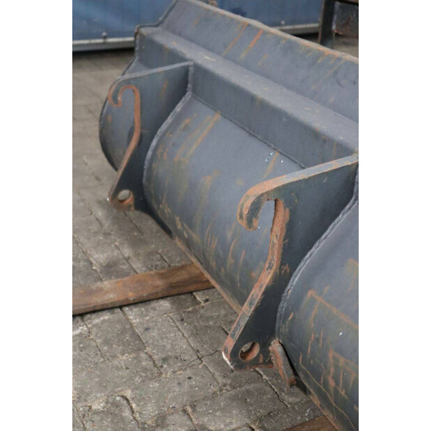 2011 Hytec ZL10A-42641056