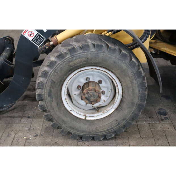 2011 Hytec ZL10A-42641062
