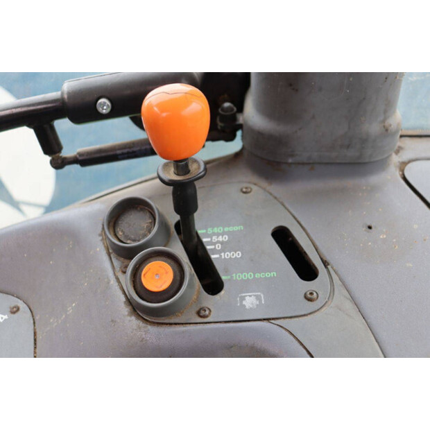 1998 فاهر-دويتس Agrotron 105-42641180