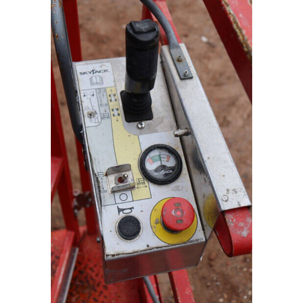 2015 SkyJack SJ12-42641561