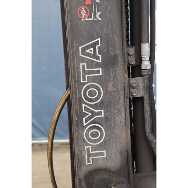 1997 Toyota 42-6FGF25-42641937