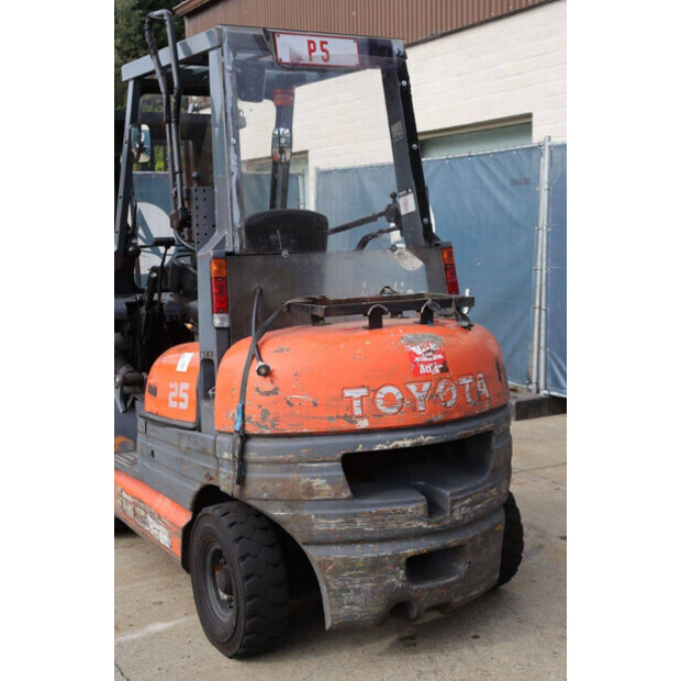 1997 Toyota 42-6FGF25-42641942