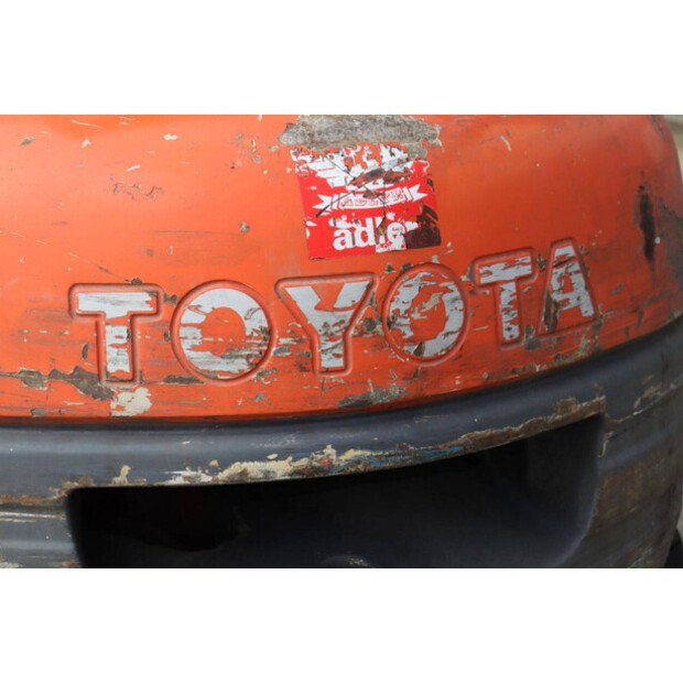 1997 Toyota 42-6FGF25-42641943