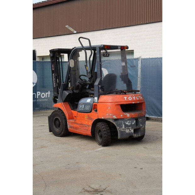 2007 تويوتا 42-7FGF25-42641961