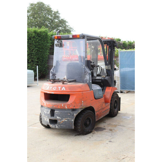 2007 تويوتا 42-7FGF25-42641963