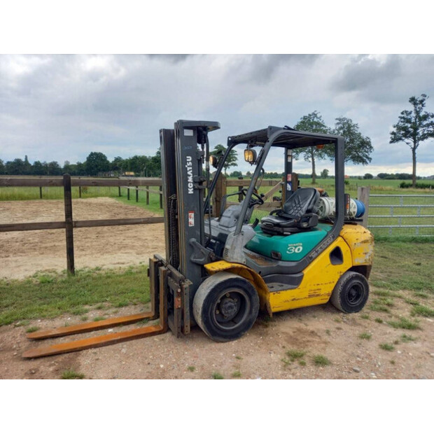 2006 كوماتسو FG30T-42642567