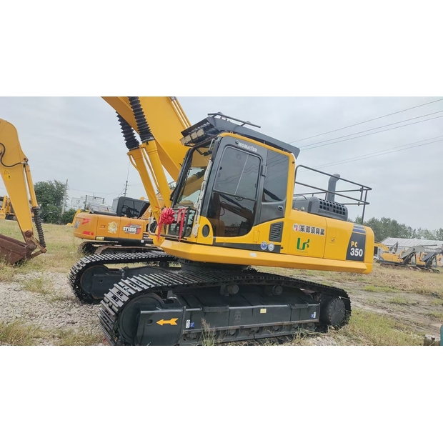 2023 Komatsu PC350-8-42644320