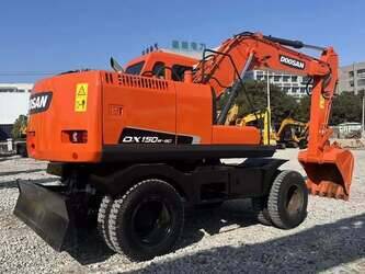 صورة ل حفارات بعجلات 2022 دووسان DX150W