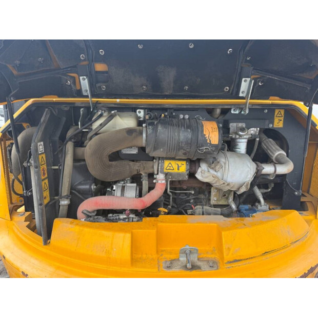 2019 جيه سي بي 86C-1-42644950