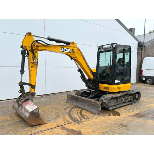 2018 جيه سي بي 48Z-1-42645056