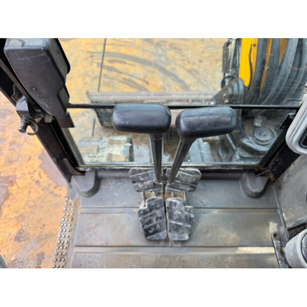 2018 جيه سي بي 48Z-1-42645063