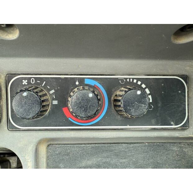 2018 جيه سي بي 48Z-1-42645066
