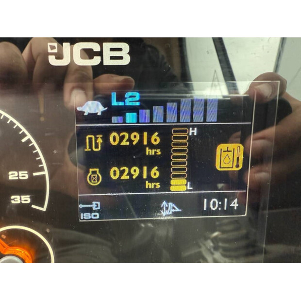 2018 جيه سي بي 48Z-1-42645082