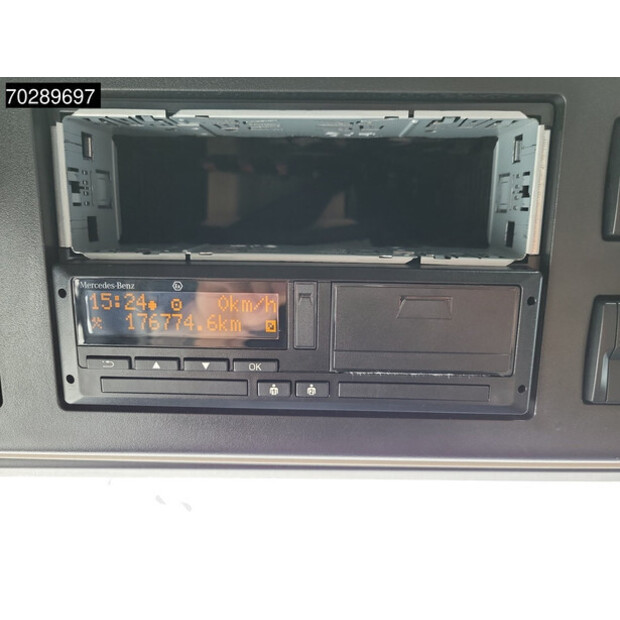 2023 Mercedes-Benz Actros 1848-42646689