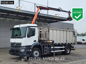 صورة ل شاحنات قلابة 2017 مرسيدس بنز Actros 1833