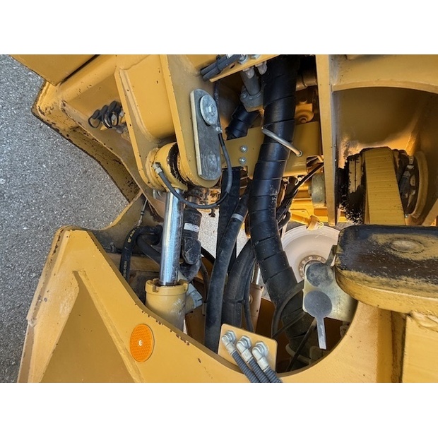 2011 Caterpillar 938H-42654012