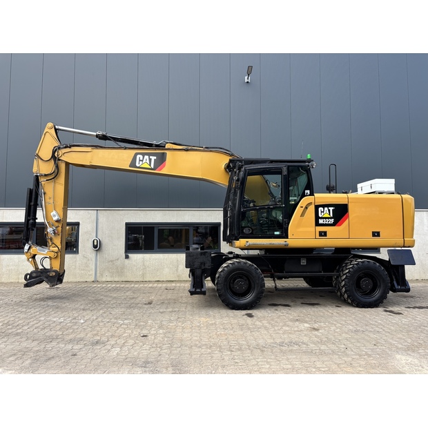 2020 كاتربيلر M322F-42654230