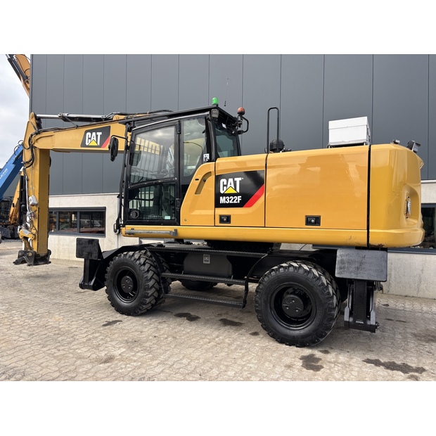 2020 كاتربيلر M322F-42654231