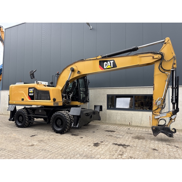 2020 كاتربيلر M322F-42654234