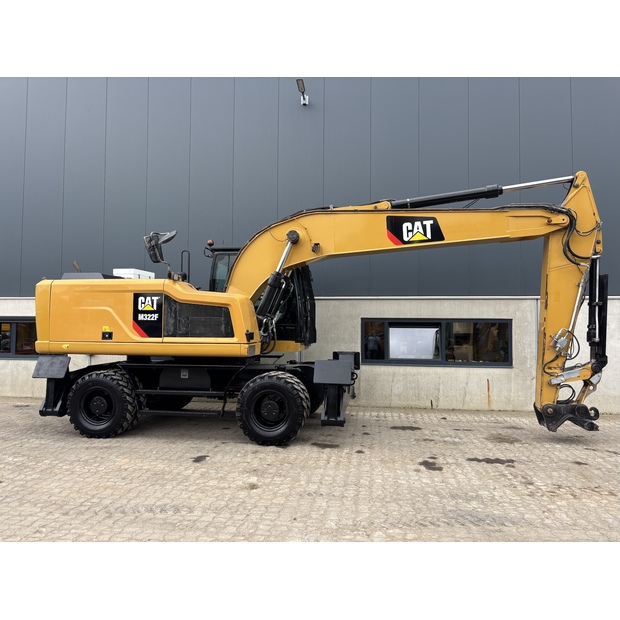 2020 كاتربيلر M322F-42654235