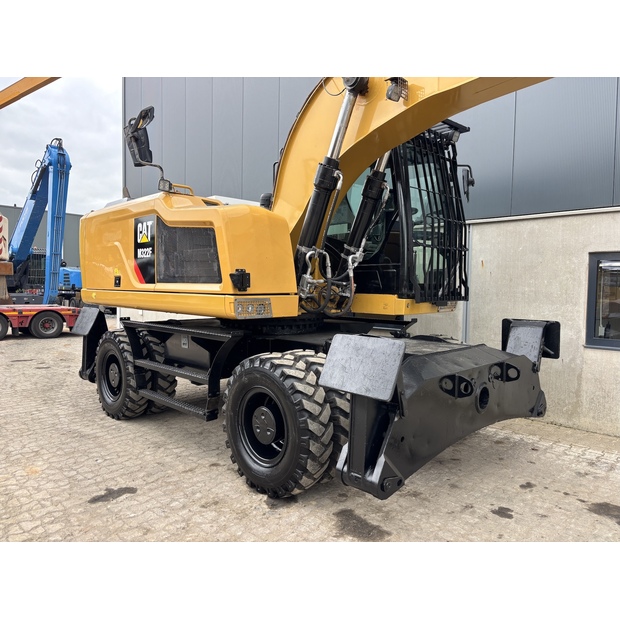 2020 كاتربيلر M322F-42654240