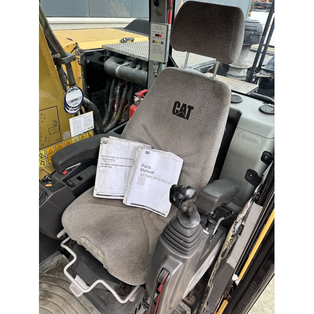 2020 كاتربيلر M322F-42654245