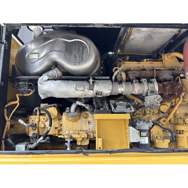 2020 كاتربيلر M322F-42654252