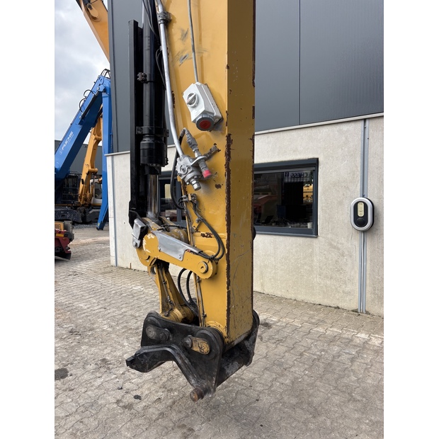 2020 كاتربيلر M322F-42654265