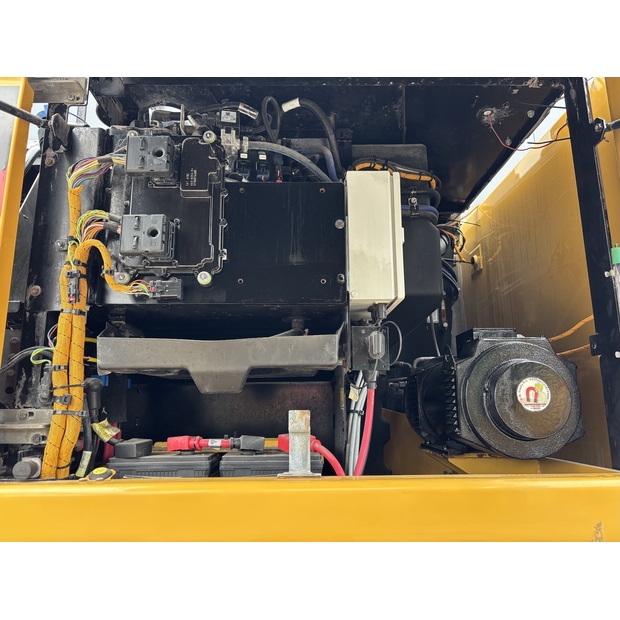 2020 كاتربيلر M322F-42654273