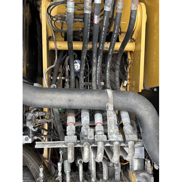 2020 كاتربيلر M322F-42654283