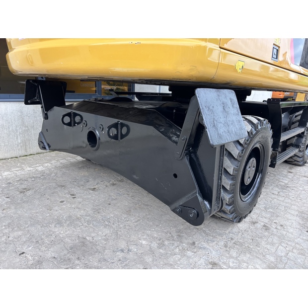 2020 كاتربيلر M322F-42654285