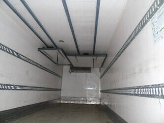 2014-mercedes-benz-axor-1829-1322745-42661066