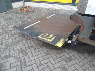 2014-mercedes-benz-axor-1829-1322745-42661075