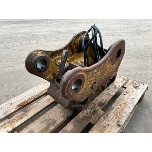 2011 Caterpillar 311D-42663844