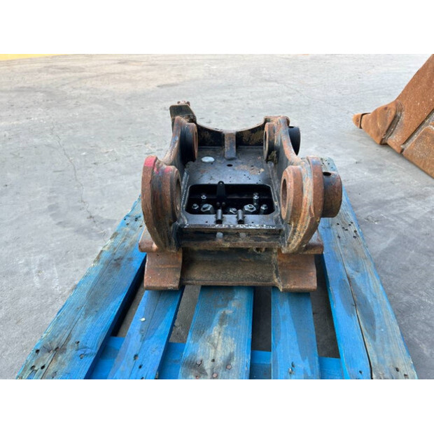 2017 OilQuick OQ65-42664093