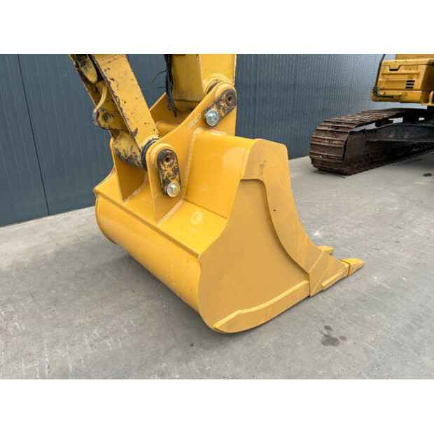 2017 Caterpillar 330F L-42666207