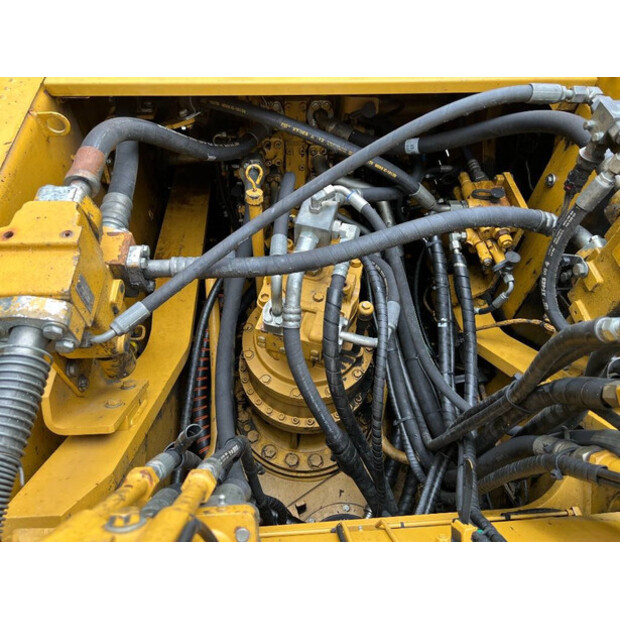 2017 Caterpillar 330F L-42666214
