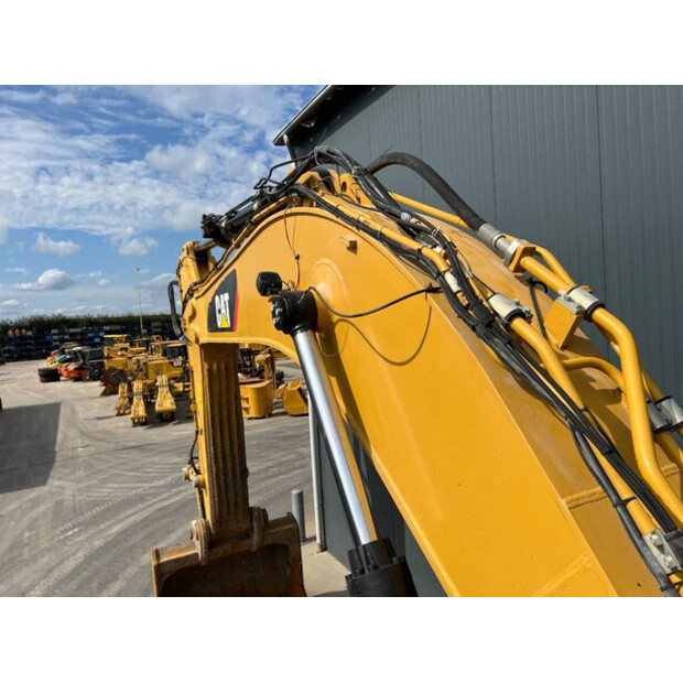 2017 Caterpillar 352F-42666383