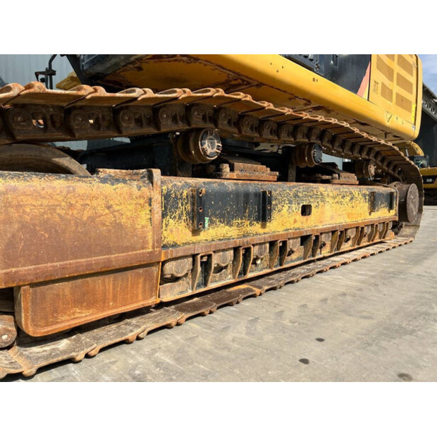 2017 Caterpillar 352F-42666391