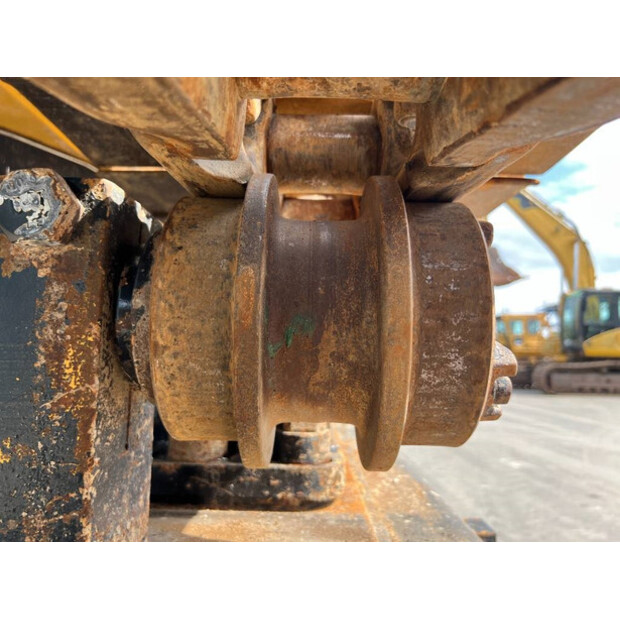 2017 Caterpillar 352F-42666395