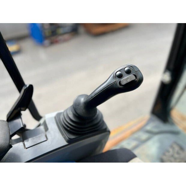 2017 Caterpillar 352F-42666407
