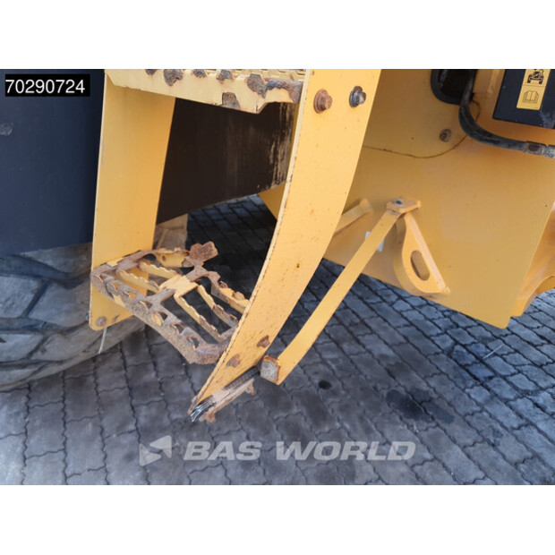 2015 فولفو L180H-42666646