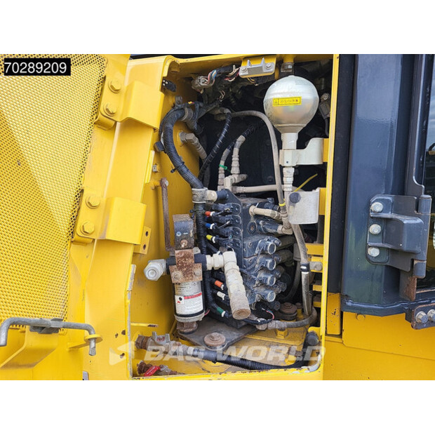 2013 كوماتسو D61PX-23-42671240