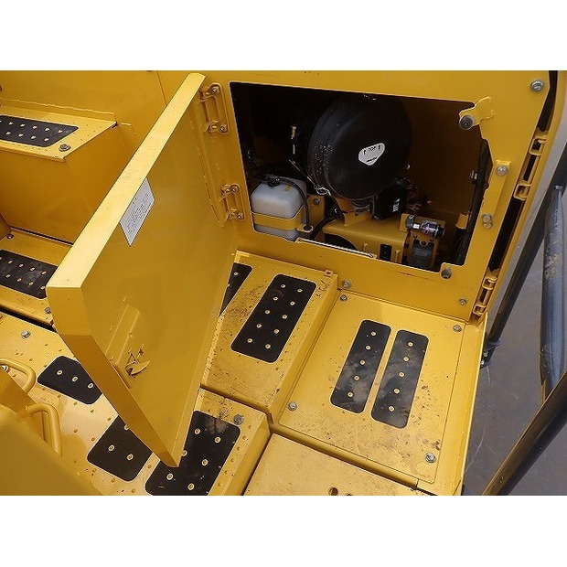 2022 Komatsu BR380JG-3-42672381