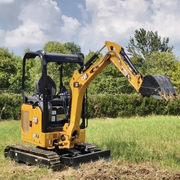 2025 كاتربيلر 301.7CR-42672567