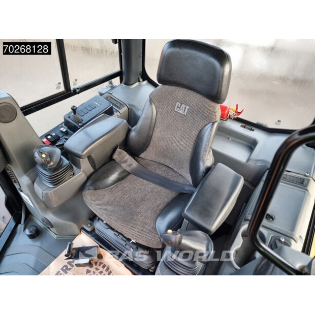 2020 كاتربيلر D6K2 LGP-42672666