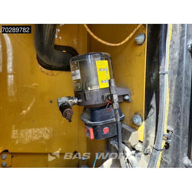 2017 Caterpillar 320FL-42676140