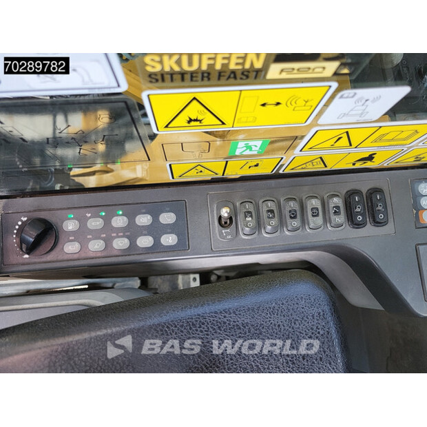2017 Caterpillar 320FL-42676154